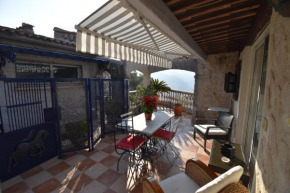 Studio en villa et sa terrasse privée